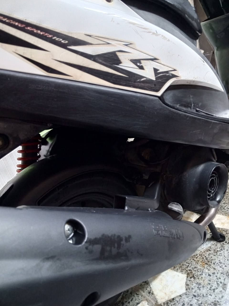 سلام عليكم ورحمه الله وبركاته عندي ها دراجه حلوه مكينه بلادي دراجه كلش نضيفه سعر 700وبيه مجال لطيبين ***********
