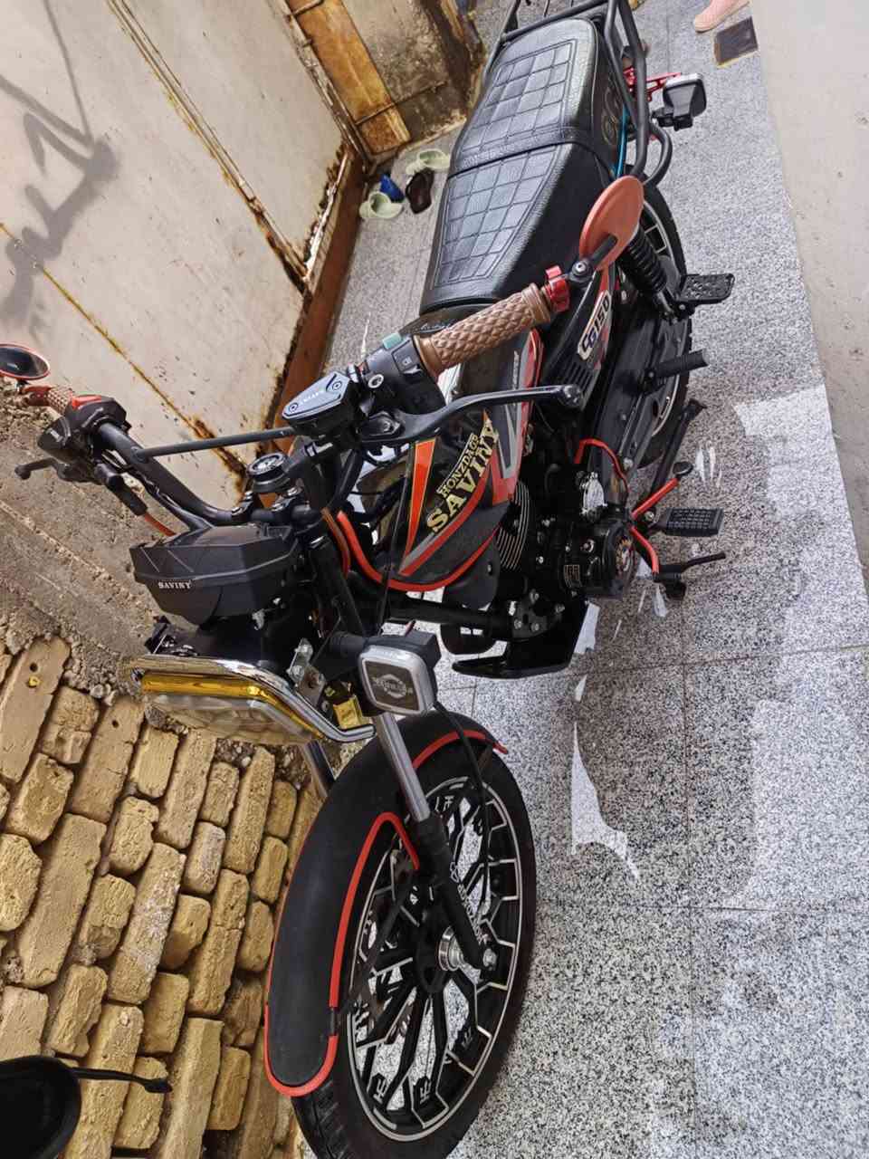 سيفان للبيع مديل 2025 أوراق سكنر.  ماشيه 5000فقط  سعر 925. مجال بصيط للشراي مكانً دوايه فرع ال بحمره  رقم ***********.
