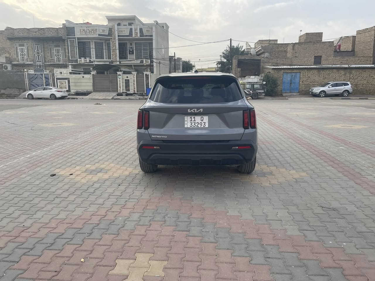 السلام عليكم
كيا سورنتو موديل 2023رقم بغداد الجديد 
حادث  تبديل جاملغ فقط   ايربالك فقط استيرن  وبرده راجع ستتم
المواصفات 
شاشه كبيره مع كامره دواره 
ثلاث انظمه قياده 
قطعتين تبريد 
7راكب 
رادار امامي مع رادارجانبي
توقف ذاتي عند الاقتراب 
ويل كب 
محرك 2500
تحديد مسارً
لايت زنون 
وباقي المواصفات المعروفه
تريد تحويل او وكاله اني حاضر 

مكان السيارة ميسان 
السعر ٢٣٥ 
للاتصال ***********
