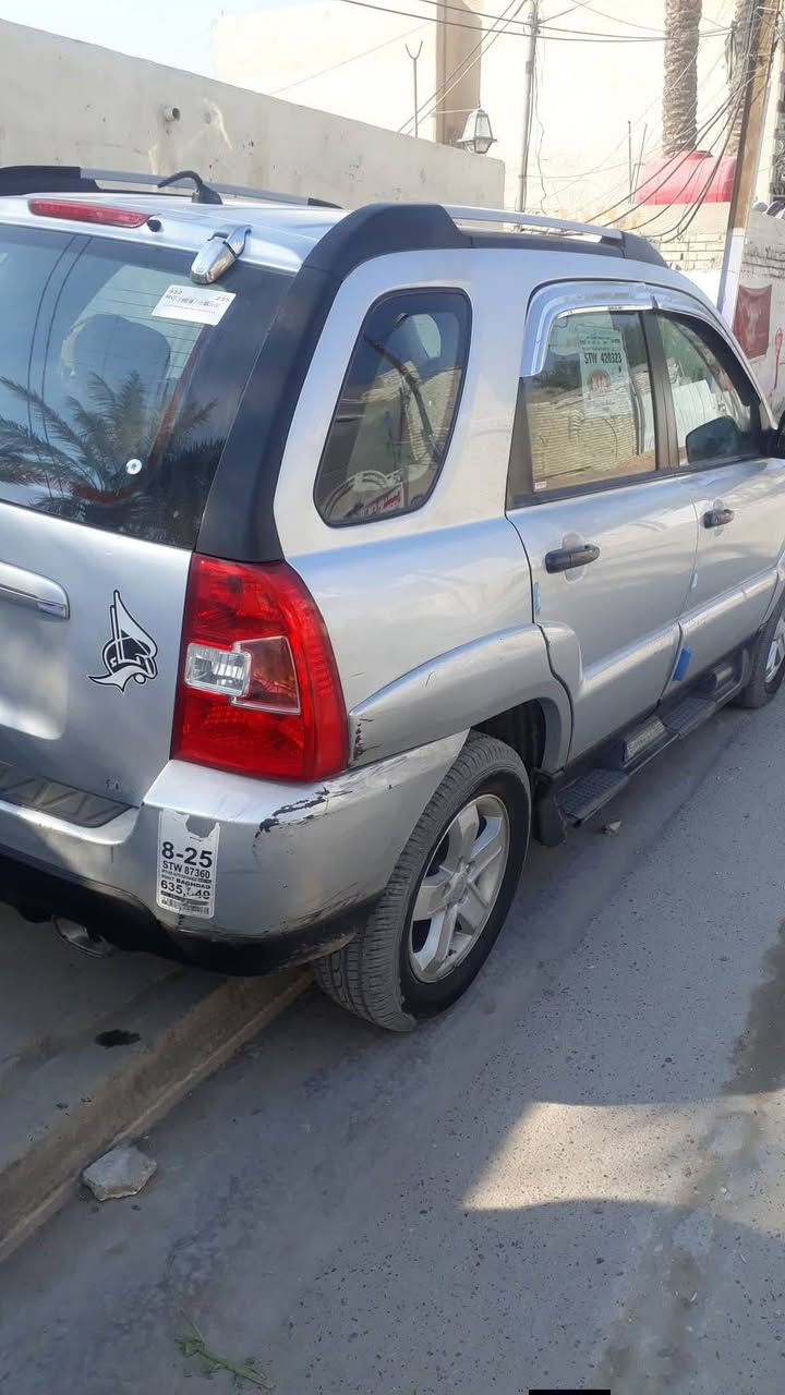 سلام عليكم كيا سبورتج ٢٠٠٩ السيارة حلوة ونضيفة سعر ١٢٠ مكان السيارة بغداد مدينة الصدر قطاع ٢ مقابيل سوق الولى اني مكلف بالنشر للاتصال على رقم صاحب السيارة ***********
