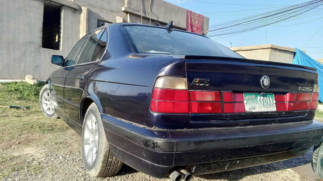 السلام عليكم بي ام 525اصل كير محرك شرط شاشه كامره سنتر لوك سياره جاهزه رقم نينوى معامله كامله مال الماني شرط التحويل  السعر 40ويرهم مراوس حسب القناعه للاستفسار ***********
