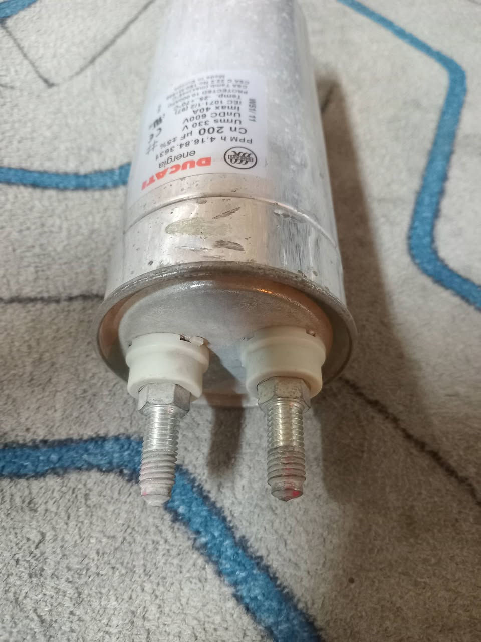 السلام عليكم كابسترات عدد ١٦ الزرك عددهن ١٠ ال UF 100 عددهن ٣
وال UF 200 عددهن ٣
للبيع بغداد العبيدي 
***********
