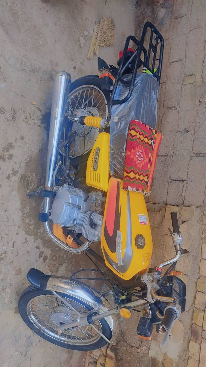 السلام عليكم دراجه رأشه البيع موديل 2021 شيل ربع اروق اصولي مفتوح مره واحده دراجه معمره كله غراض نامه بلد كهربائيات كله شغاله العنوان الديوانية مركز السعر خاص رقم الهاتف ***********
