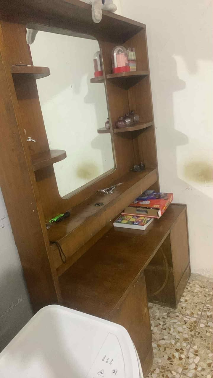 السلام عليكم
تخم للبيع سبع مقاعد سعره50    المفرش هديه

ميز مرايه25 وزاويه 25 مكاني زعفرانيه


**إذا كنت صاحب هذا الإعلان وتريد حذفه لأي سبب، رجاءا أرسل رسالة إلى الدعم الفني**