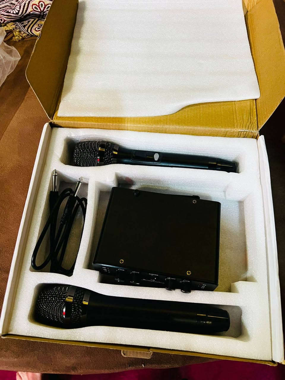 السلام عليكم بيع مستعجل   كل الموجود ٥٠٠ الف  بس الجهاز الدينكور بي خلل بصيط  للتواصل    ***********  ابو زيد العزاوي   عنواني بابل
