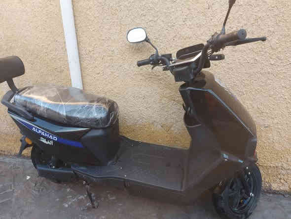 السلام عليكم دراجه شركه الفهد عدد البطاريات 6 الدراجه موديل 25 جديد نظيفه جدا جدا *********** واتساب فقط
