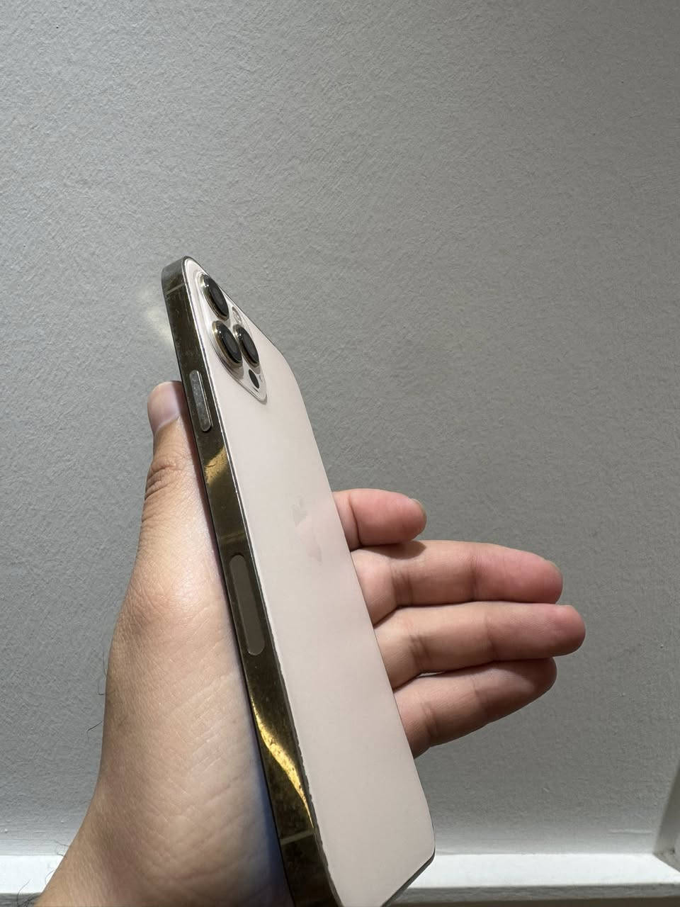 سلام عليكم شباب ايفون 12pro max 256
جهاز مفتوح مستبدل شاشه بطاريه فيس ايدي متوقف والكامرا الاماميه وصخه جهاز مثل ما موضح بلصور وايضا فطر ب احد عدسات الكامرا الخلفيه مامبين ابد يصلح للإستخدام اليومي ماريد انزل سعر واسمع حجايه مو حلوه الجهاز ونعالكم قيم واخذ بس قيم بسعر معقول متوفر توصيل ***********
