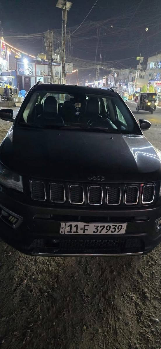 السلام عليكم بيع جيب كومباس او مراوس  موديل 2018 حادث موضح بل صوره بدون شواصي ولغود محرك 2400 ماشيه 124 قابل للزياده بصمه تشغيل عن بعد سايد بريك بصمه كامره خلفيه شاشه كبيره تحكمات ستيرن مانع انزلاق رقم بغداد جديد سنويه جديده بيها سونار جديد سياره خير من الله السعر 138 وبي مجال. مكلف بل نشر. للتواصل مع صاحب السياره اتصل. ***********
