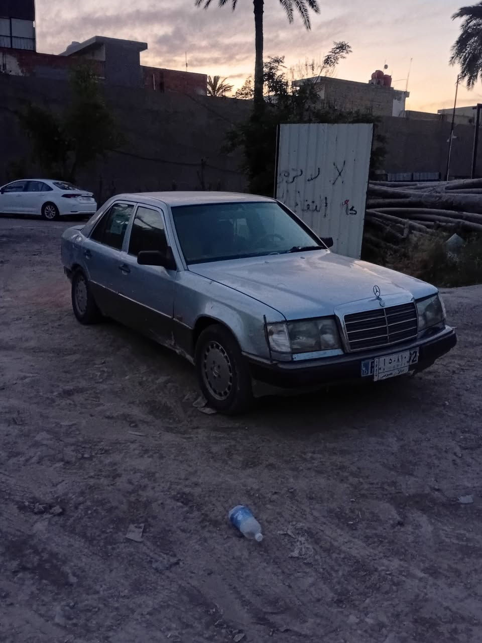 سلام عليكم 
مارسدس دب 1987  رقم ديالى الماني شرط التحويل السياره جاهزه نقصها دعاميه خلفيه السعر 45 وبيها مجال مكاني بغداد الكريعات لاستفسار الاتصال على الرقم 
***********
