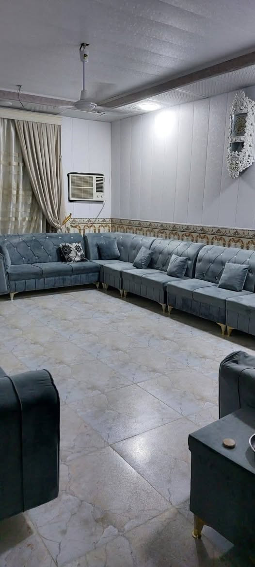 اللهم صلي على محمد وآل محمد
دار للبيع 🏛️ مطلوب مبادرة 80
📍 العنوان : حي  الجمعيه 
📈 المساحة   :   200م 
يتكون من :  طابقين 
- غرف نوم عدد 4  
- صالة عدد 2 
- دورات مياه عدد 3
- استقبال 
- مطبخ
كراج 

☎️ للأستفسار والمعاينة اتصل على :
***********
الرقم يحتوي على واتساب 
📍 زيارة مكتبنا الكائن في : حي الصدر الاول السايدين قرب مطعم كباب نذير 
📥 مكتب أدم
