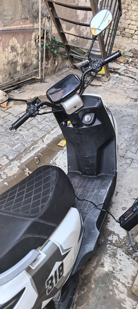 دراجة شحن نضيف ٦ بطاريات صار شهر من امبدلهن شاحنة جديدة السعر ٦٥٠ اوبي مجال ***********
