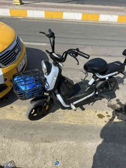 سلام عليكم دراجه شحن سرعه ٤٠ 
٤بطاريات
نضافه فول 
سعر ٣٥٠ وبه مجال قفل 300.        ***********
