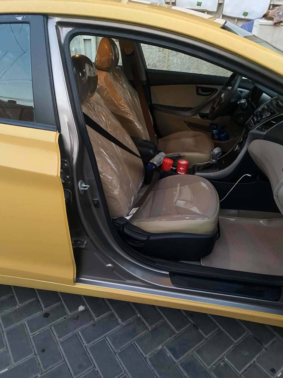 النترا ٢٠١٥ كير مكينه مكفول تخم ويل وتاير جديد صدر امامي خلفي جديد دوشمه عام تبريد جديد مصفره هيئه وغرامات بااسمي السياره ليبل واحد صور الحادث موجوده 
مكاني بغداد شارع المغرب 
***********
السعر 110$ وبيه مجال
