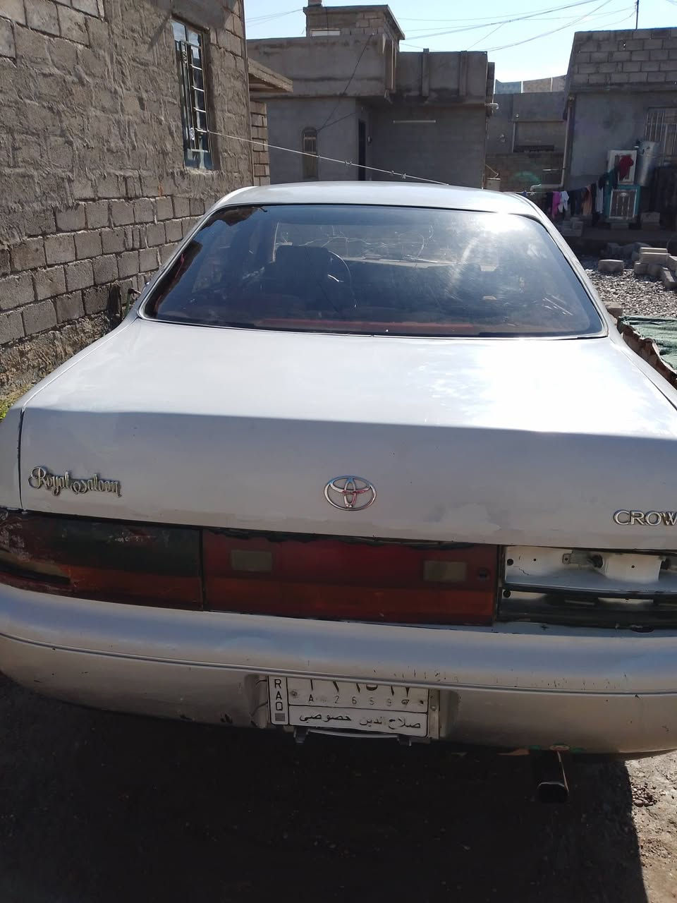 السلام عليكم بطه للبيع موديل ٩٣ كير  ومحرك شرط سياره نظيفه كهربائيات شغاله تواير 4 جدد سياره حلوه سياره مكصوص رقم الماني صلاح الدين السياره شرط الوكاله والتحويل الشراي يتصل *********** السعر 34 وبيها مجال
