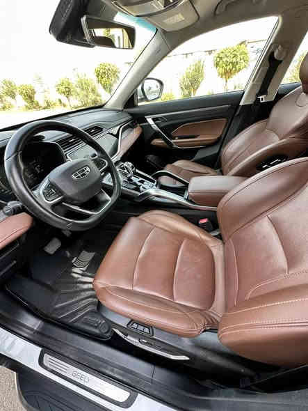 Geely azkarra 2023 full مکفولە ضمان
فول مواسەفاتە سفر و زەمانی شرکە باجگر 
پانۆڕاما بەصمە بەصمەی دەرگا  دبل اکسل كوشن جلد كوشن کارەبایی هيتەر سارد و گەرم کوشن خەزن شاشە گەورە  ئۆتۆ هۆڵد شاشە گەورە کامیرا 3 مۆدی لێخورین گێچ الکترونی  
تەنیا 52 هەزار کیلومتر رۆیشتووە
   سەيارەكە زۆر جوانە و تازەیە بەشەرتی هەموو شتێک
وەک سفر کیلۆمتر جوان نەبوو مەیبە  
گير و مكینە و تەبريد و تەقەو رەقە بەشەرتە
نرخی 150 وەرەقە و مجال. 
تلفون ***********
*********** الخالص
