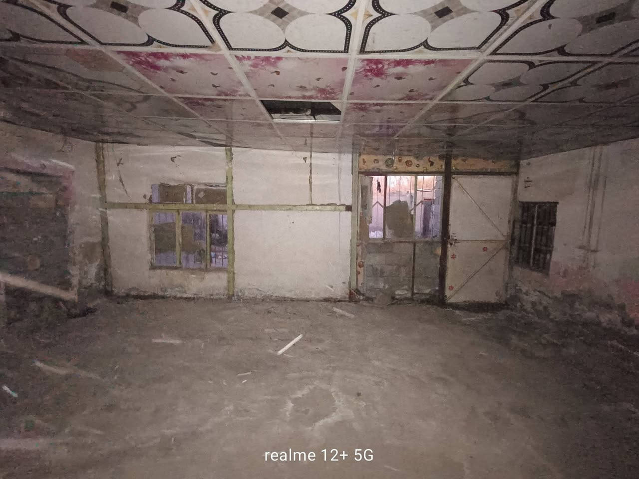 حي الفرات
بيت عشوائيات للبيع
شارع المستوصف 
***********
