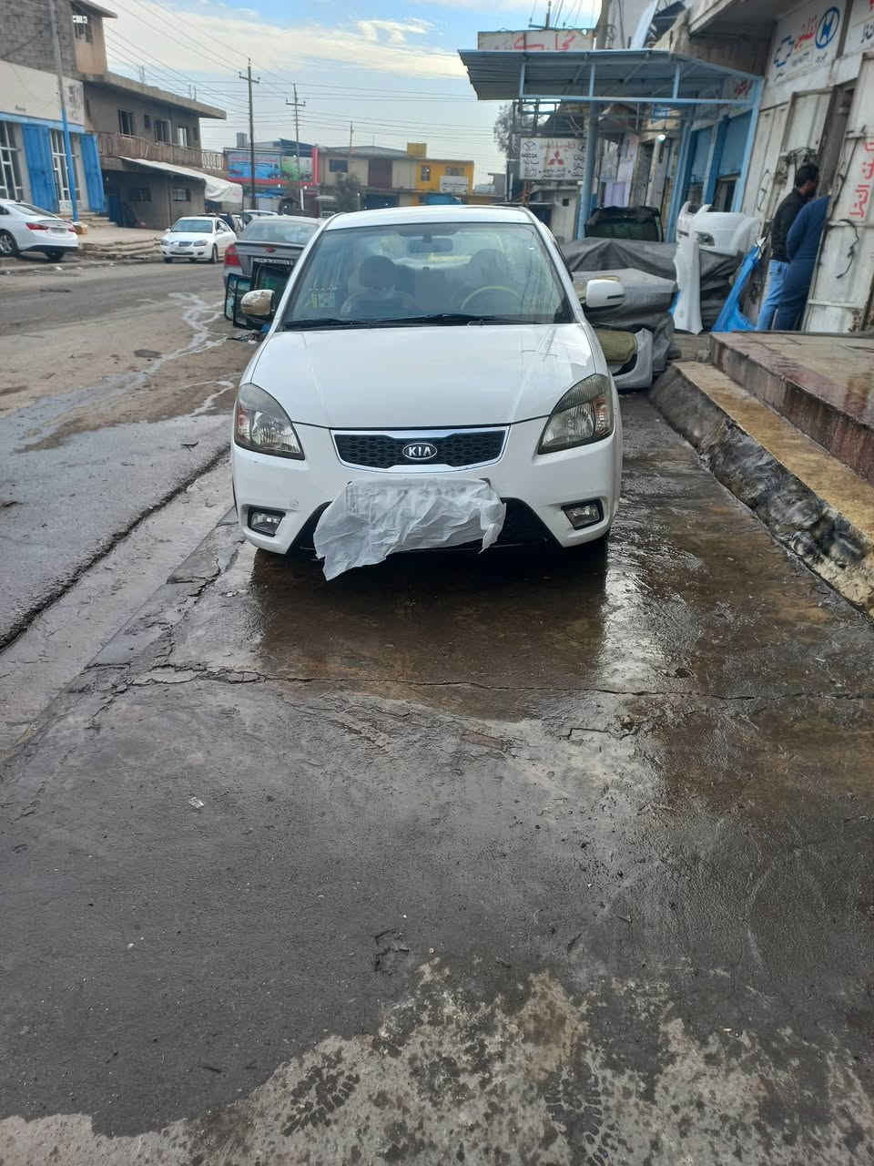 كيا ريو البيع 2012 مكينة 12 ضرر باب خلفي ضرر خفيف رقم الموبايل ***********
