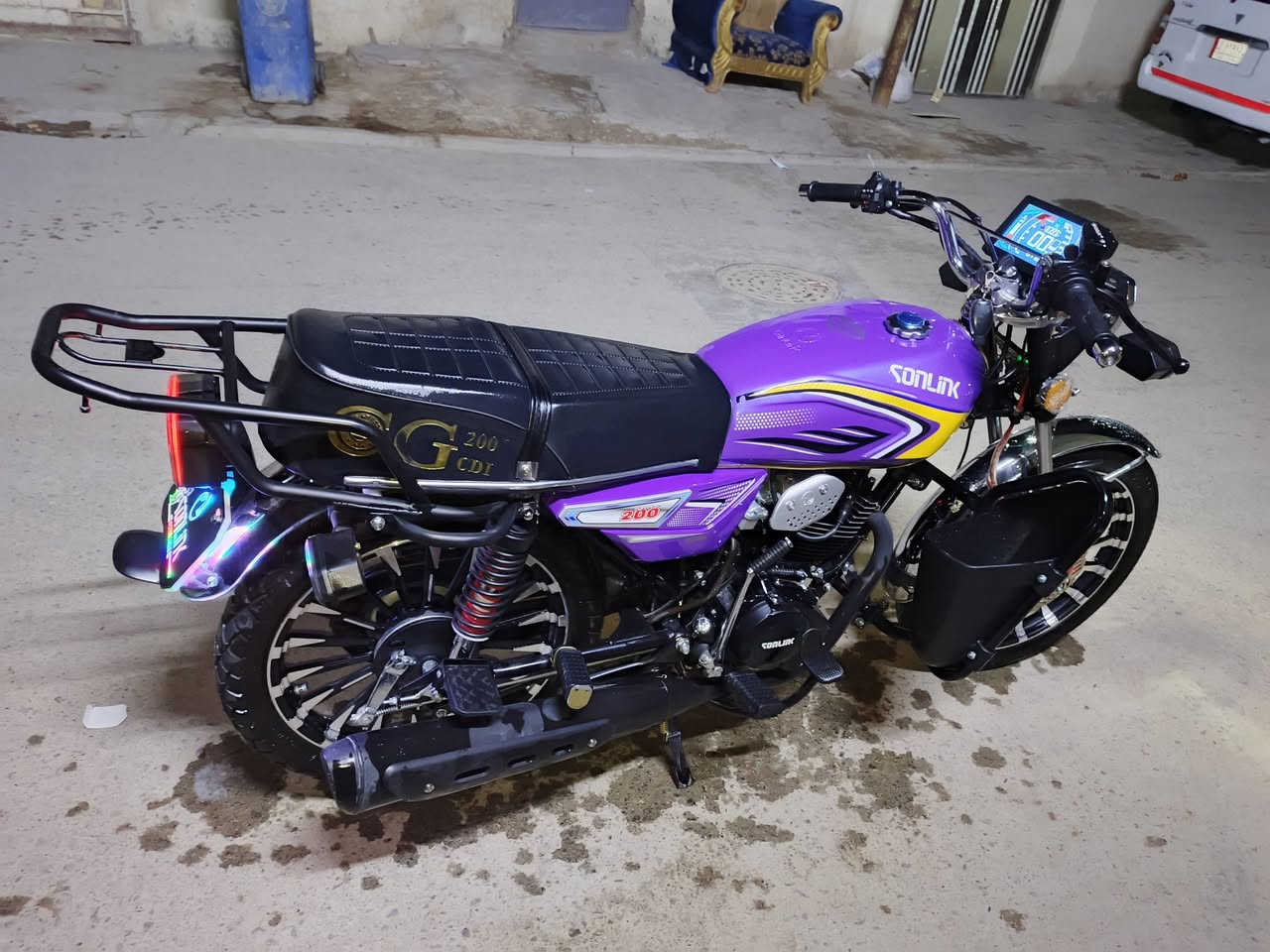 سلام عليكم دراجة سونك سيفان موديل 2025 دراجه مشتريه من المعرض رمبه وتاريخه بل منفيس وبل مكاتبه ساله 3اشهر من ماخذه دراجه بل جيس كلشي بيه جديد وما بيه اي خلل رمبه جيب فيتر وفحص من طول لطول سعر 900وبيه مجال /العنوان بغداد مدينة الصدر رقم الهاتف /***********/واتساب
