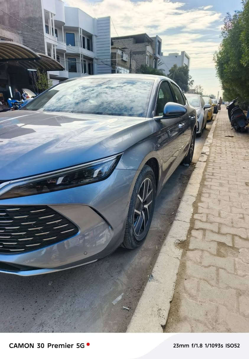 سلام عليكم بي واي دي 2025 البيع جديده كفاله عامه السياره هايبرد و شحن و بانزين داخله زيتوني و بانوراما السياره السعر 24/500 مليون وبيه مجال بسيط موجوده بغداد الحريه اي ستفسار على رقم التالي ***********
