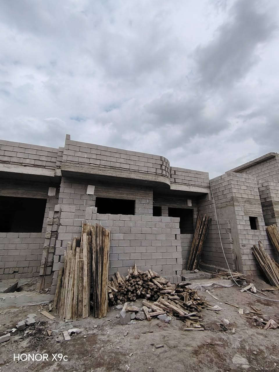 ثلث هياكل.  للبيع في حي القوسيات 

خلف المدرسه الصنيه 

مساحه.  الهيكل.   110. م.   مربع 

يتكون من غرفتين نوم هول
 استقبال مشتملات مطبخ
 كراج 

سند زراعي نموذج 25حق التصرف سند ابيض وصل بلديه 

خدمات ماء كهرباء التبليط 150. 

موقع 🌐مميز جدا مكان مرتفع 

اساس بادلو حديد .  بناء حديث 

السعر.    27.   مليون.    بي مجال شي قليل 

الاستفسار بل الارقام 

***********
***********
