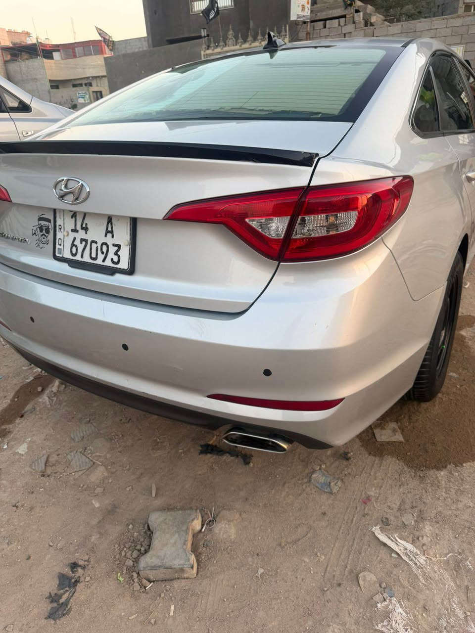 سيارة سوناتا مديل ١٧  الهلال الخلفي صفحه السايق اثر ضربة ومصلح بلخارج وبيهة رشات صبغ الباب والمدگر  
________
گير مكينه وتبريد وتدفئة وحدادة كلهة ١٠٠٪ السيارة ع حبه ونص شغل وطلع وترايك للكوفه السيارة نص فول
________
 السعر ١١٠ وبيهة مجال حگ الجية وتحويل فوري  معتاز ورايد ابيعهة باسمي تحويل مباشر سنوينه جديده وهزه جديده 
________
أنا مكلف بلنشر ورقم راعيهة بل وصف 
***********
_______ البصرة, العراق
