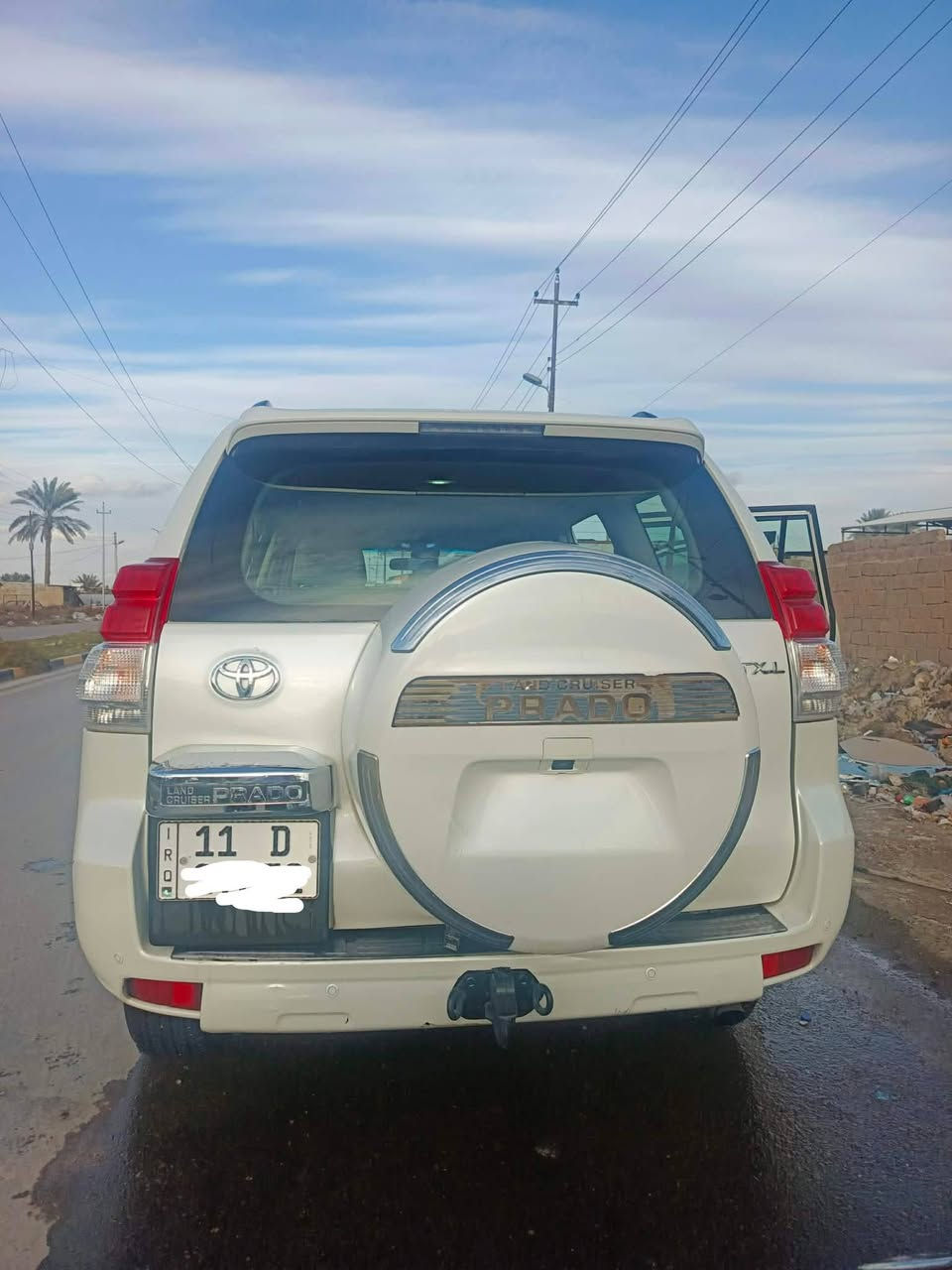 السلام عليكم سياره برادو ٢٠١١ فول مواصفات رقم بغداد باسمي سياره جاهزه من كولشي ونضيفه احله من الصور للاستفسار الاتصال على هذا الرقم ***********
