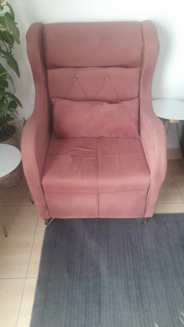 تخم للبيع ٨ مقعد نضيف كلشي مابي عنوان مجمع زهور السكني على طريق سريع محمد القاسم  لايوجد توصيل
وياه مفرش لون رصاصي موجود بالصور على كل تخم 
سعر ١٧٥ الف


**إذا كنت صاحب هذا الإعلان وتريد حذفه لأي سبب، رجاءا أرسل رسالة إلى الدعم الفني**