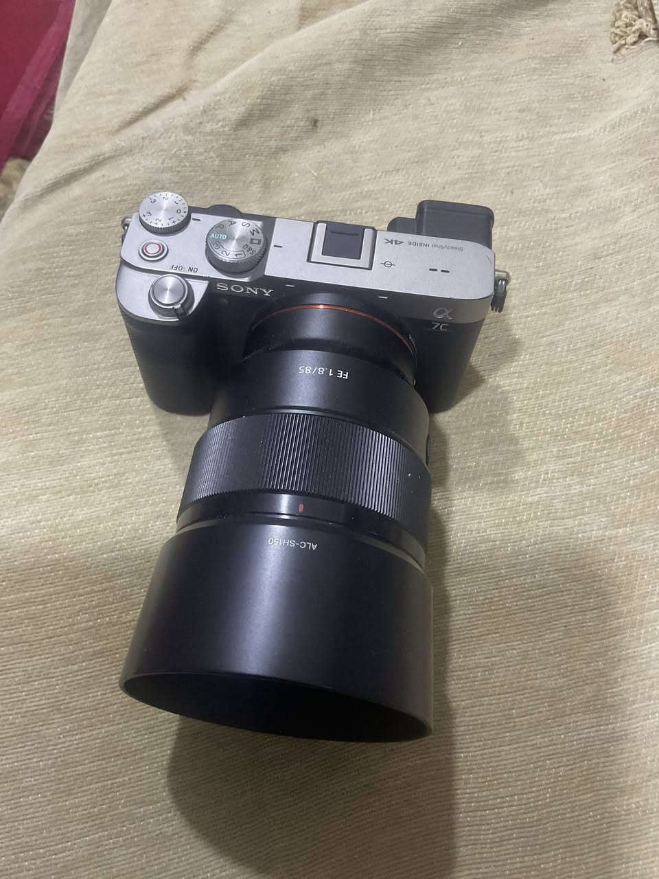 سوني a7C بدي وعدسه 85 ملم
نظيفه جدا سعره مليون و 650 الف 
مكاني بابل
***********
