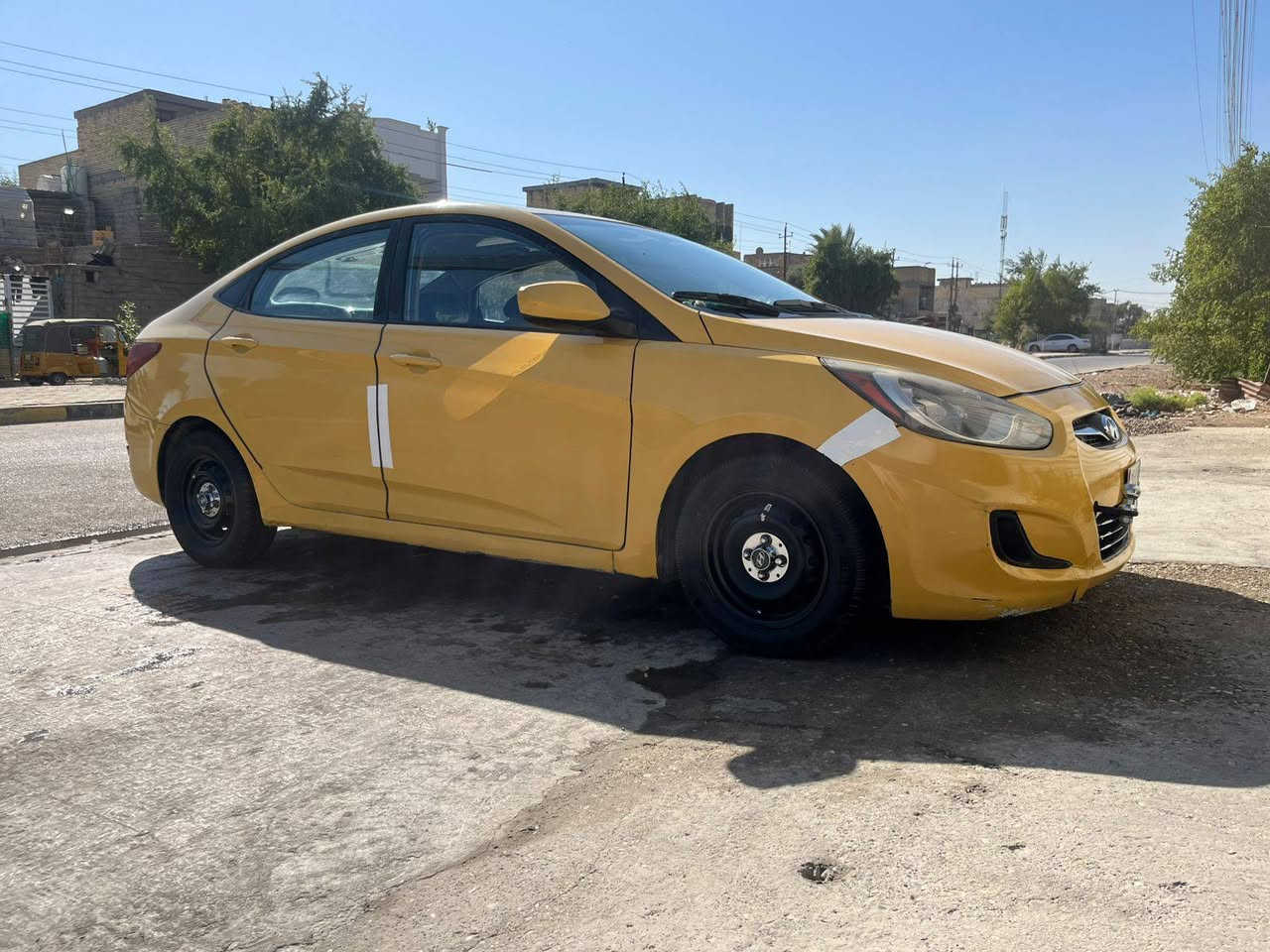 سلام عليكم اكسنت موديل 2014 وارد امريكا حادثه باب عكس سائق المكان بغداد الشعلة سعره 75 وبيه مجال حك الجيه ***********
