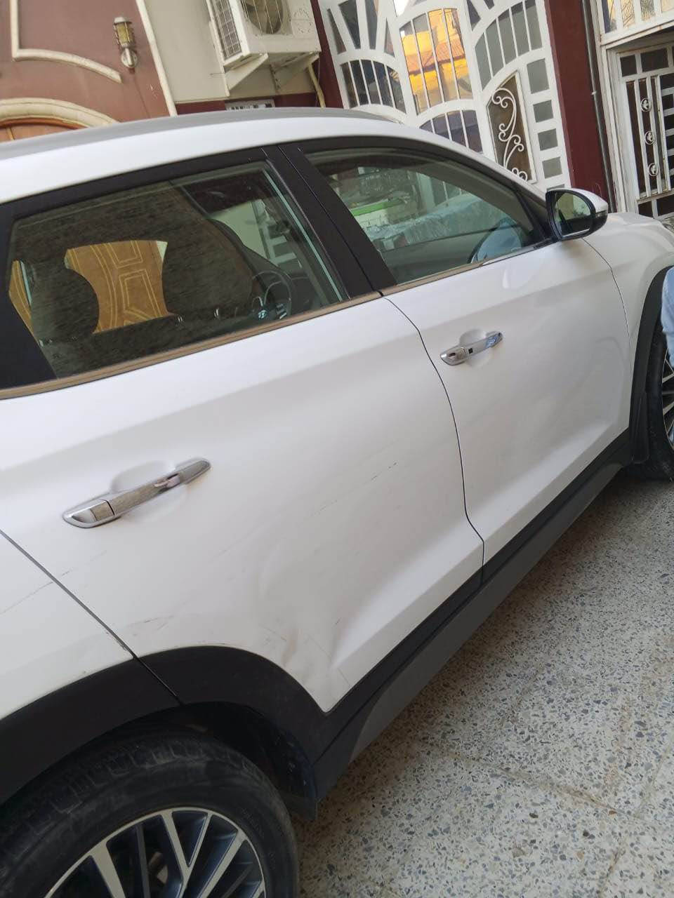 السلام عليكم للبيع توسان خليجي مكفوله 2020 السياره جاهزه من كلشي بيه طخه بسيطه بالباب تصلح ع البارد مكفوله من الصبغ والضربه رقم بغداد بأسمي السياره ماشيه 117 الف كيلو كير محرك صدر كله جديد السعر 180 ورقه وبيه مجال مكان السياره بغداد العامريه رقم تلفون *********** بغداد, العراق
