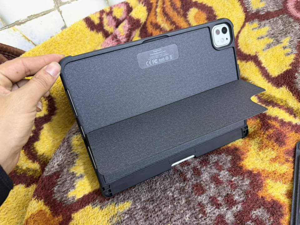 سلام عليكم 
ايباد M4 11pro
ايباد مشحون فقط 18 مره 
البطاريه 100 
النظافه 100‎%‎
ملحقات كيبورد وقلم وشاحن وكارتون 
بعده داخل الضمان لشهر ال9 
العنوان بغداد الشعلة 
***********
السعر 1250 وبي مجال كلش بسيط
