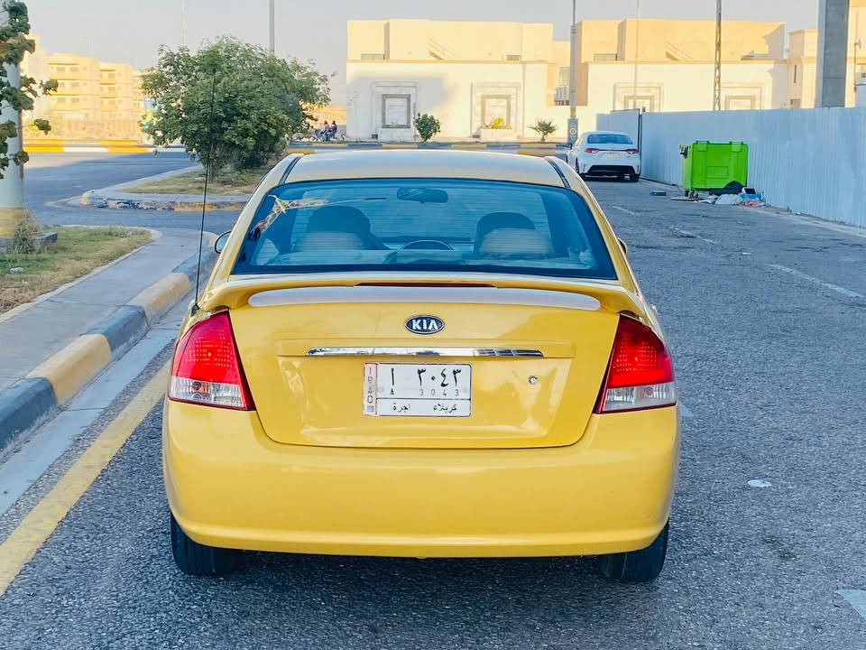السلام عليكم للبيع كيا سبكترا موديل 2008 وارد امريكي حادث باب فقط والباقي مكفول كفاله عامه من ضربه مكينه 2000 دوش مصفره هيه وغرمات سنويه لغاية 28  دووخل بيجي. سياره جديده حيل وجاهزه واي نقص مابيه كير مكينه مكفولات حداد تخم تاير تبريد ثلج سعر 74. لاستفسار لاتصال  على رقم *********** مكانة كربلاء
