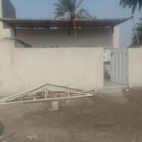 يوجد مشتمل ويوجد هيكل 220 متر للبيع 07759523468