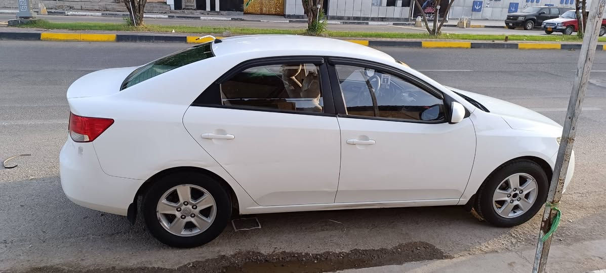 السلام عليكم

للبيع فقط
Kia Cerato 2012 خليجي

رقم بصره بأسمي تحويل 

كفالة من الضربة والصبغ

مكينة وكير كفالة

تبريد شغال 

كهربائيات كامله 

شاشه وكامره توني شادهن 

بيها ملاحظات “شوف العين

السنوية نافذة لغاية شهر 6 / 2027

أدامة عامة قبل أسبوع سياره جاهزه 

السعر: 100 قابل للتفاوض البسيط

العنوان: البصرة – المعقل
📞 ***********
