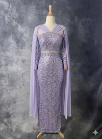 فستان • قياس ٤٢ • ما ملبوس