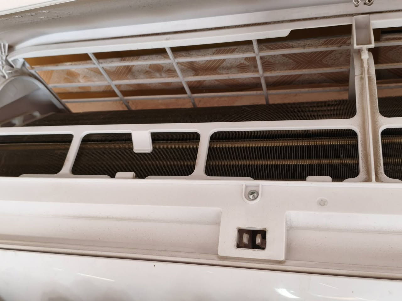 السلام عليكم سبلت طنين وربع اخوه الجديد مستعمل قليل نظيف عوزه بس غاز مكان حي المكرمه السعر 400
انتصل ***********
