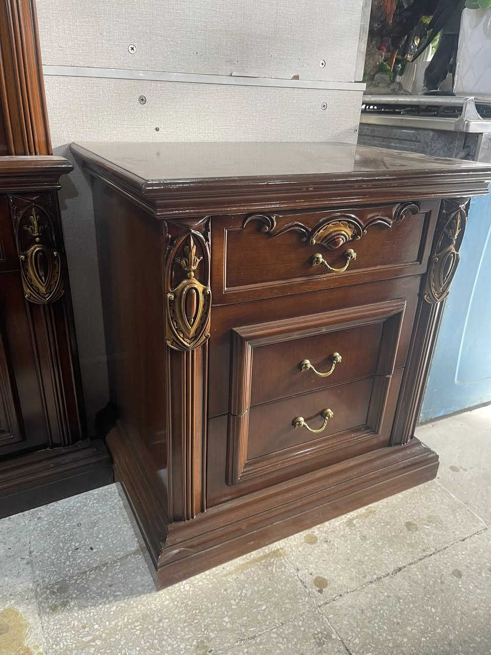 غرفة من عمل ( شكر النجار )
النظافة ٩٨ ٪؜
الخشب بلوط والنقش زان 
بغداد الجديدة/ معرض صاحب السعادة 
مجمع الرحمة التجاري 
للاستفسار/ خاص او واتساب/ ***********
