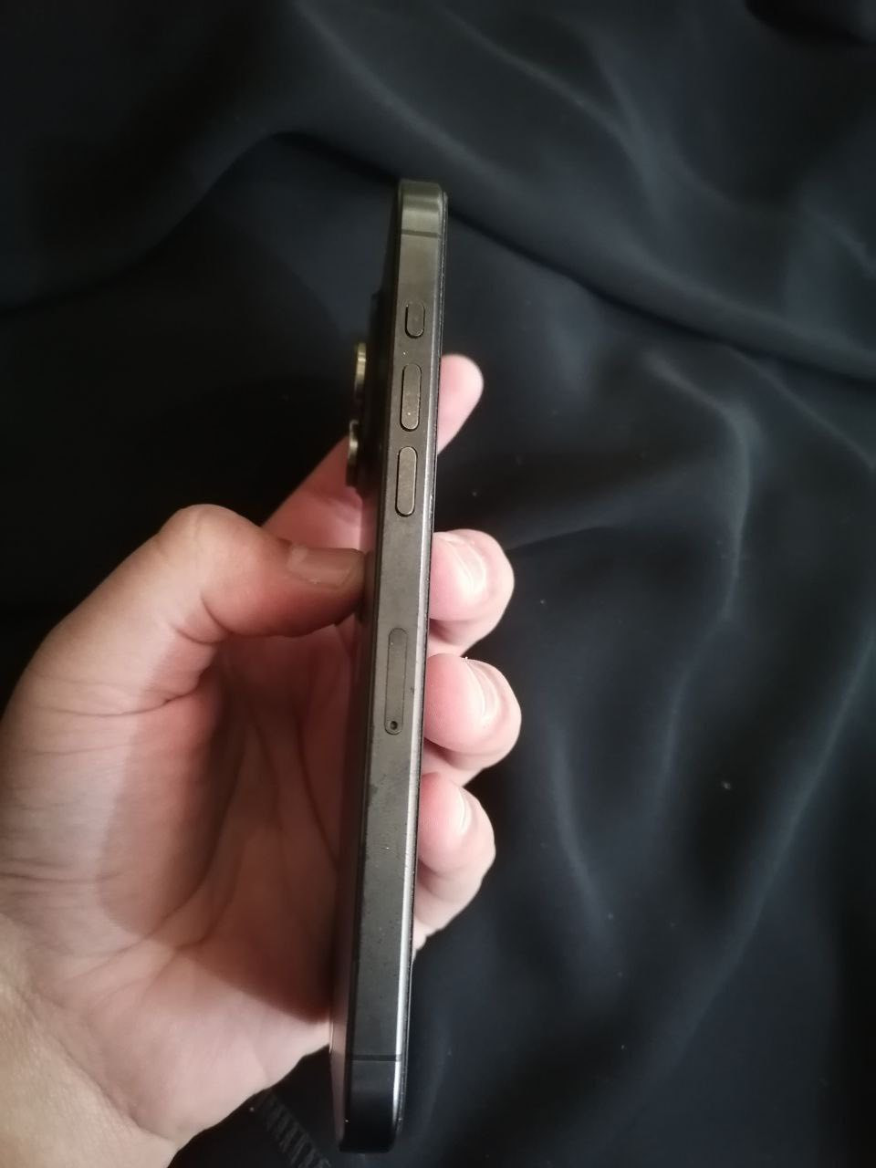 السلام عليكم 
ايفون 15 برو ماكس 
بطاريه 96 
نموذج m عربي شرق اوسط 
ذاكره 256
وتر بروف ۅيــًن ما يعجبك افحص 
***********
