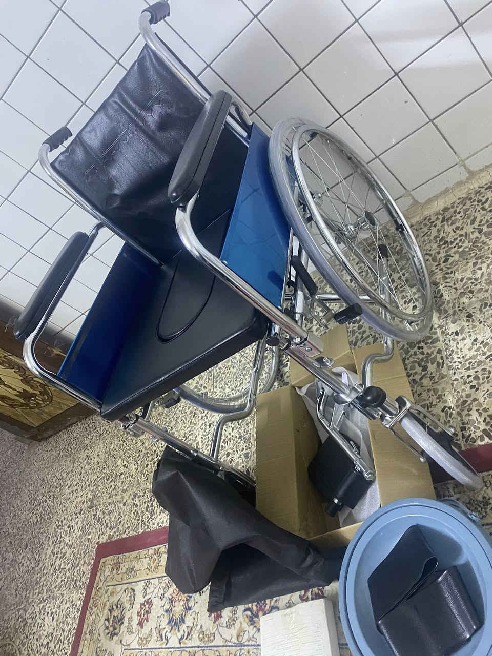 سلام عليكم  كرسي متحرك مال معوقين يرهم كرسي حمام هم جديده بعده بالجيس السعر ١٢٥مع توصيل متواجد مازنجر


**إذا كنت صاحب هذا الإعلان وتريد حذفه لأي سبب، رجاءا أرسل رسالة إلى الدعم الفني**