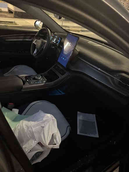 سلام عليكم بيوايدي دسترويل موديل 25 زيرو بسمي مرقم كامل غراضه كل كامله السعر 18500 مكان السياره اليرموك الاربع شوارع مجاور نادي الترفيهي الاتصال على الرقم ***********
