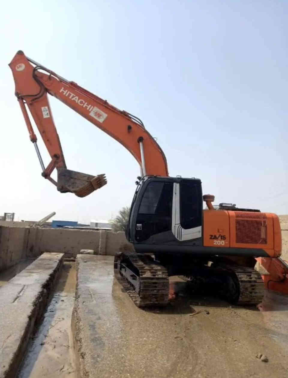 السلام عليكم حفاره زت ثري مديل 2013 رقم الماني وبسمي حجم 200 زنجيل 60 حداديه %100 مؤسسه نقار   مكينه جاهزه للعمل العنوان واسط
هاتف للستفسار ☎️ ***********
