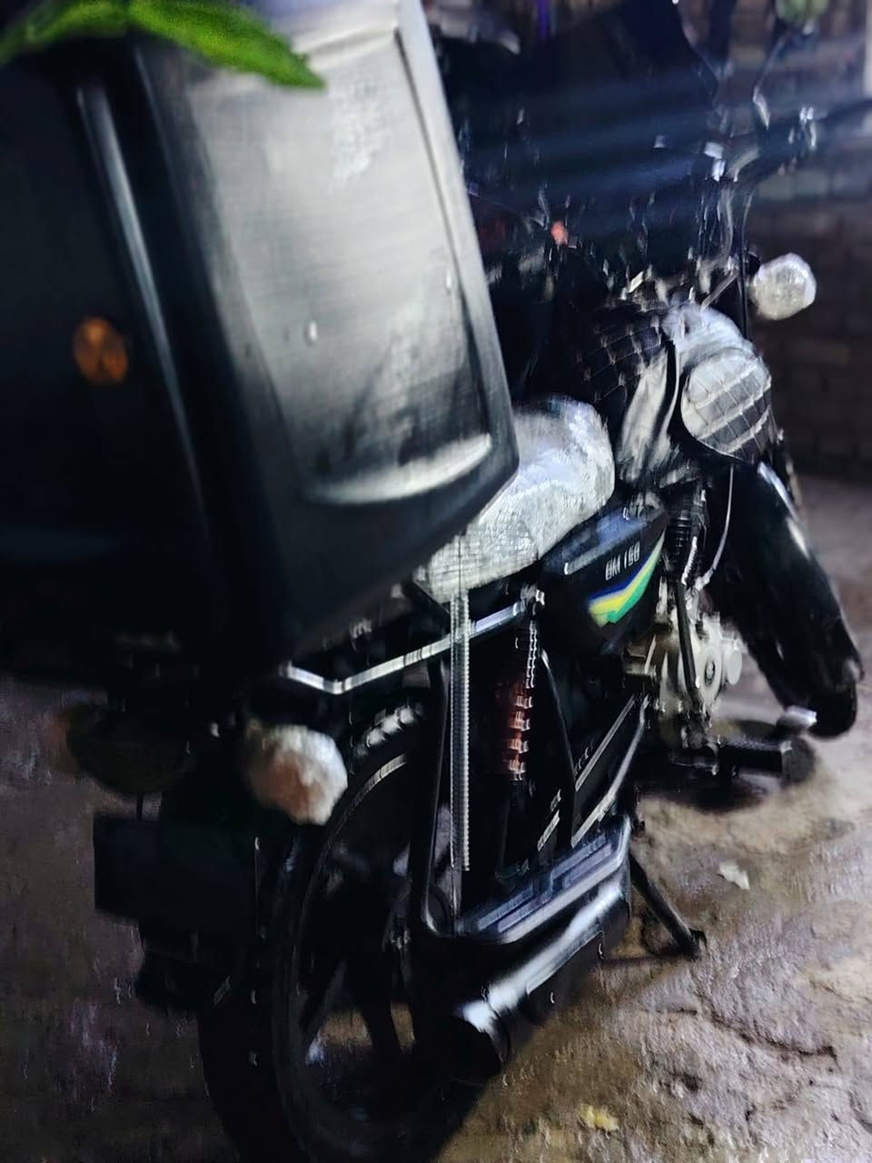 سلام عليكم اخوان درجه بوكسر كلاسك درجه خير من الله ارواق خمسه كمرك متفوع كبل ترقم درجه جاهزه كبل لشارع موديل 21 المكان بغداد حي جهاد السعر المطلوب مليون ‏‪200 وبيه مجال حك  جيه‪ ***********
