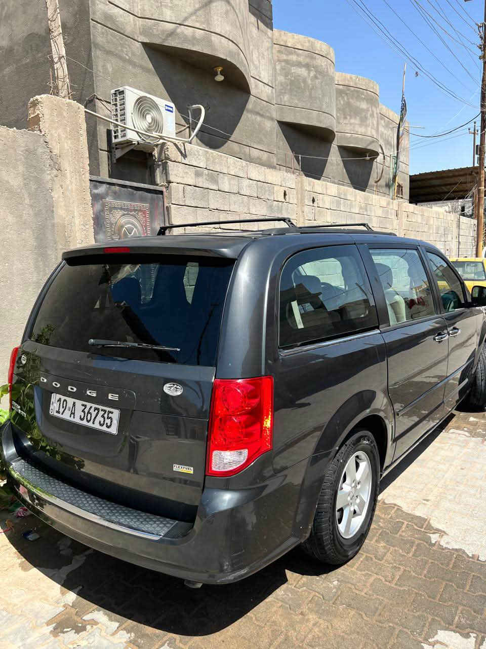 دوج كرفان للبيع مديل 12 مكينه 6 /3600 كفاله مكينه كير حداديه تبريد كهربائيات كله شغال سياره مال بيت بيبان والصندوك كهرباء رقم كربلاء انكليزي راعيه بلبصره سنويه لل ٢٩ تحويل ثاني يوم حادثة دعاميه اماميه فقط بلعراق مبدل باب السايق السعر 125وبيه مجال *********** مكانه البصره
