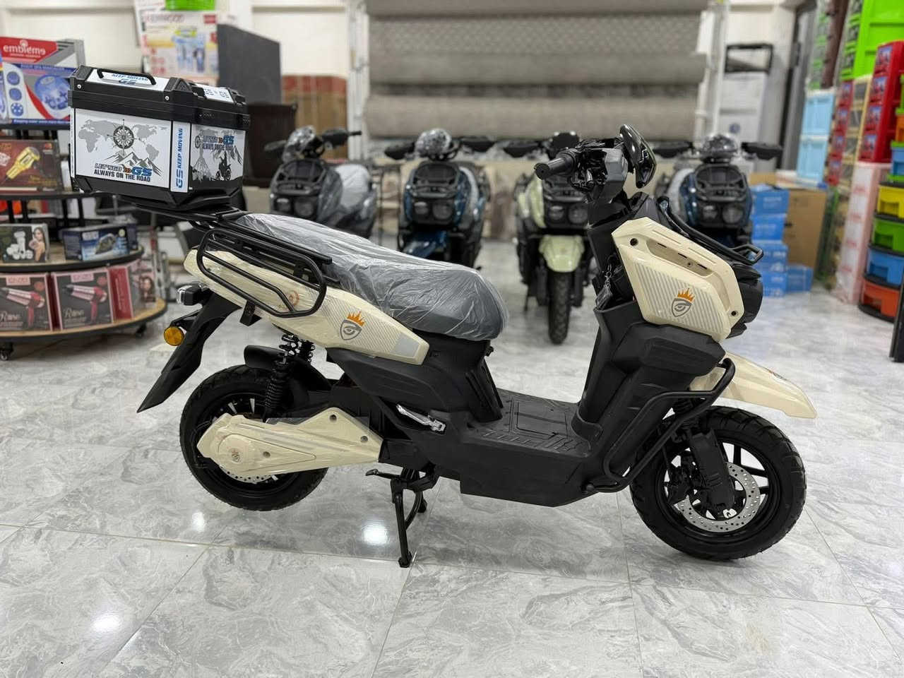 تم وصول دراجات شحن الاباتشي
ملف4000
ويل12,0
سرعه120
6بطاريات مسطره
يمشيك70k بالشحنه الواحده
يصعد مرتفعات
متوفر جمله ومفرد
وتوصيل
***********
