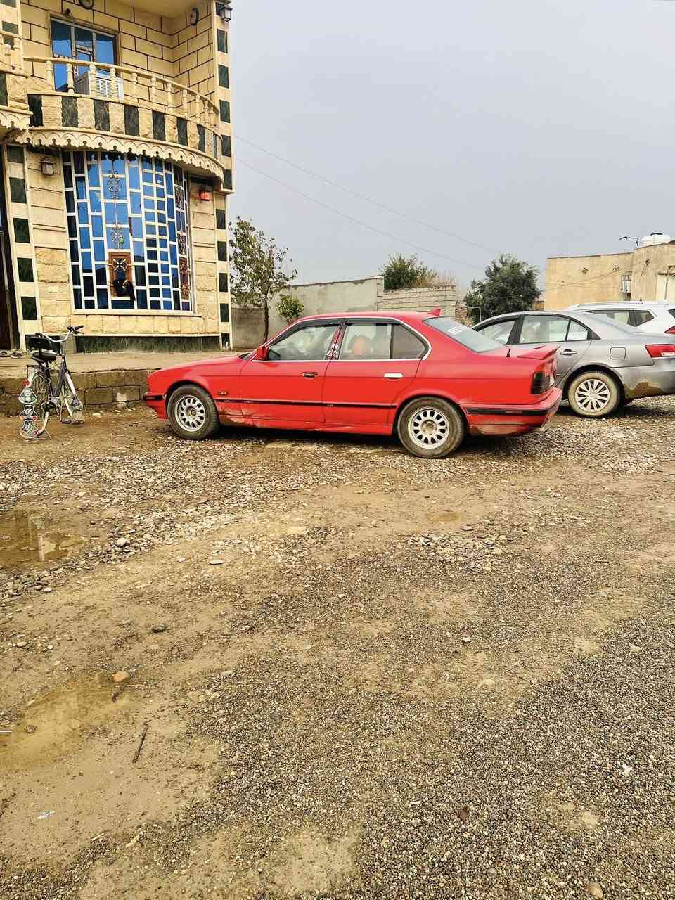 السلام عليكم
بي ام 525 
كير عادي 
محرك فل 
كير محرك
بل جيس 
داخل كنتاره 
رقم دولي نينوى 
شعندك مراوس 
فكتره تبريد نزل 
***********
