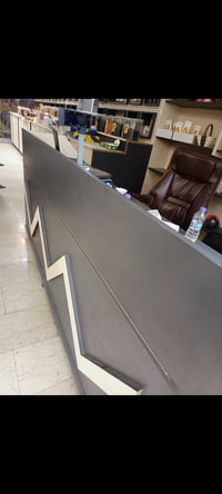 ميز كاشير للبيع 07804923583