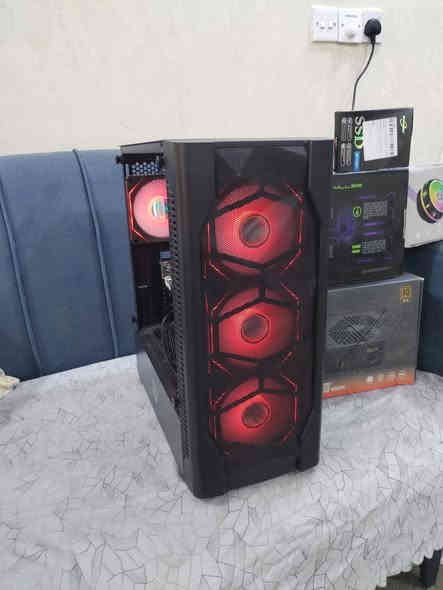 الكيس البيع السعر 400
الكارت RX 580 8G ماركه msi
المعلج R5 3600
البورد B450 max كيمنك msi
البور سبلاي 650 واط
ssd 256 وندوز 10 برو
رمات 16 تردد 3200
 مبرد ارجبي
وماوس وياه
القطع كلهن جدد والكراتين موجوده
راسلني واساب
***********
