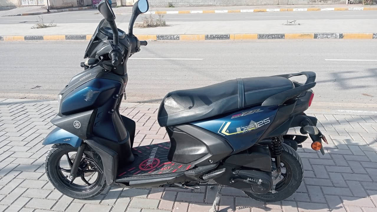 السلام عليكم دراجه ZR موديل 21 للبيع نظيفه كلش بس بيهه دخانه من تشتغل ومكينه ناعمه نكره سلف استان حساس سعرهه 1250 وبيه مجال لشراي مكانه ديالى بعقوبه اتصال ***********
