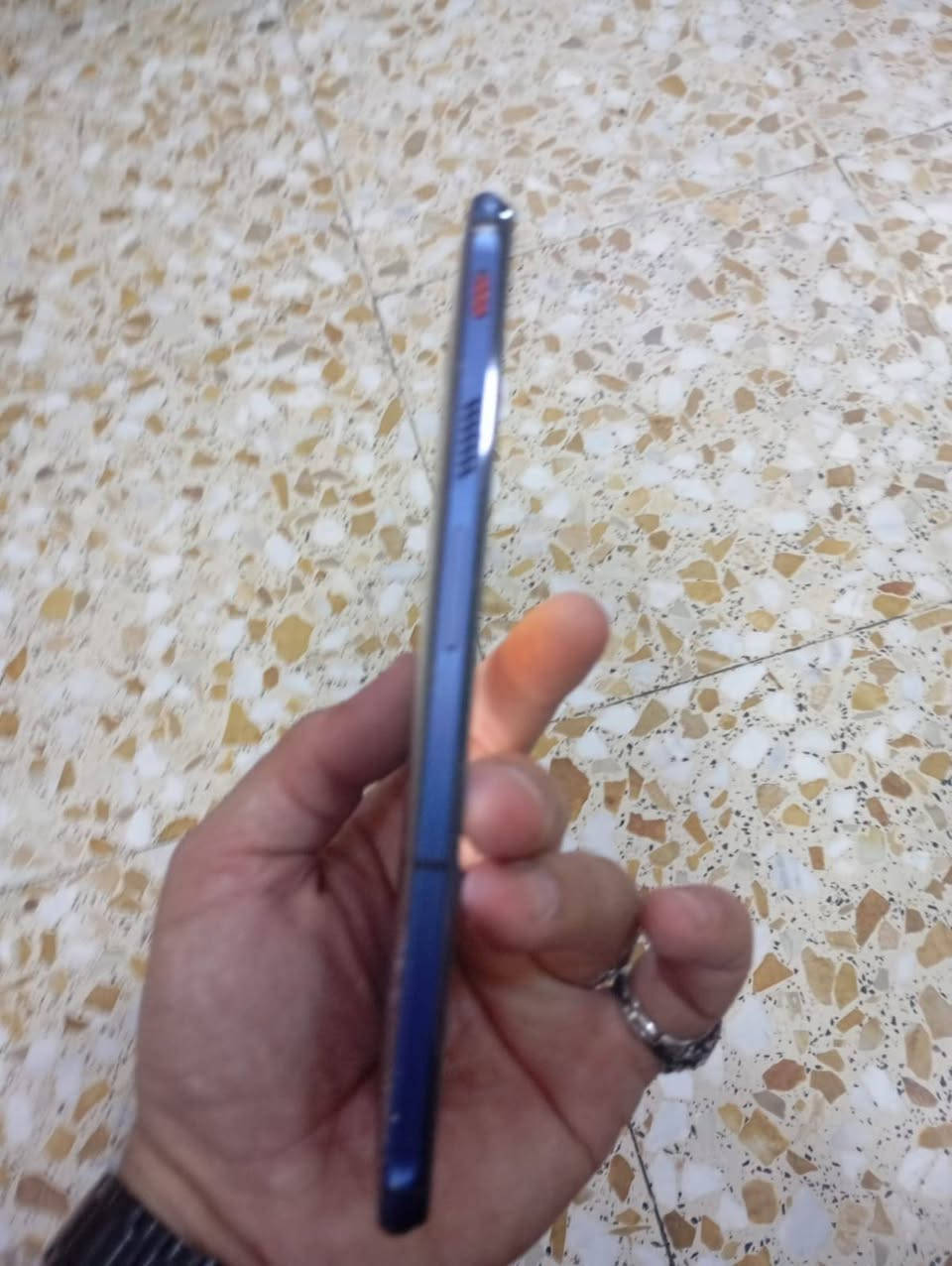 ريد ماجك 7 للبيع  غني عن  تعريف وحش العاب  165هرتز   بنكة داخلية  شفتات   فقط ضهر مفطور كما  موضح بصورة ويا شاحنة   100 واطو بدون كارتونة مكاني بغداد الغزالية سعر 350  رقم هاتف ***********

