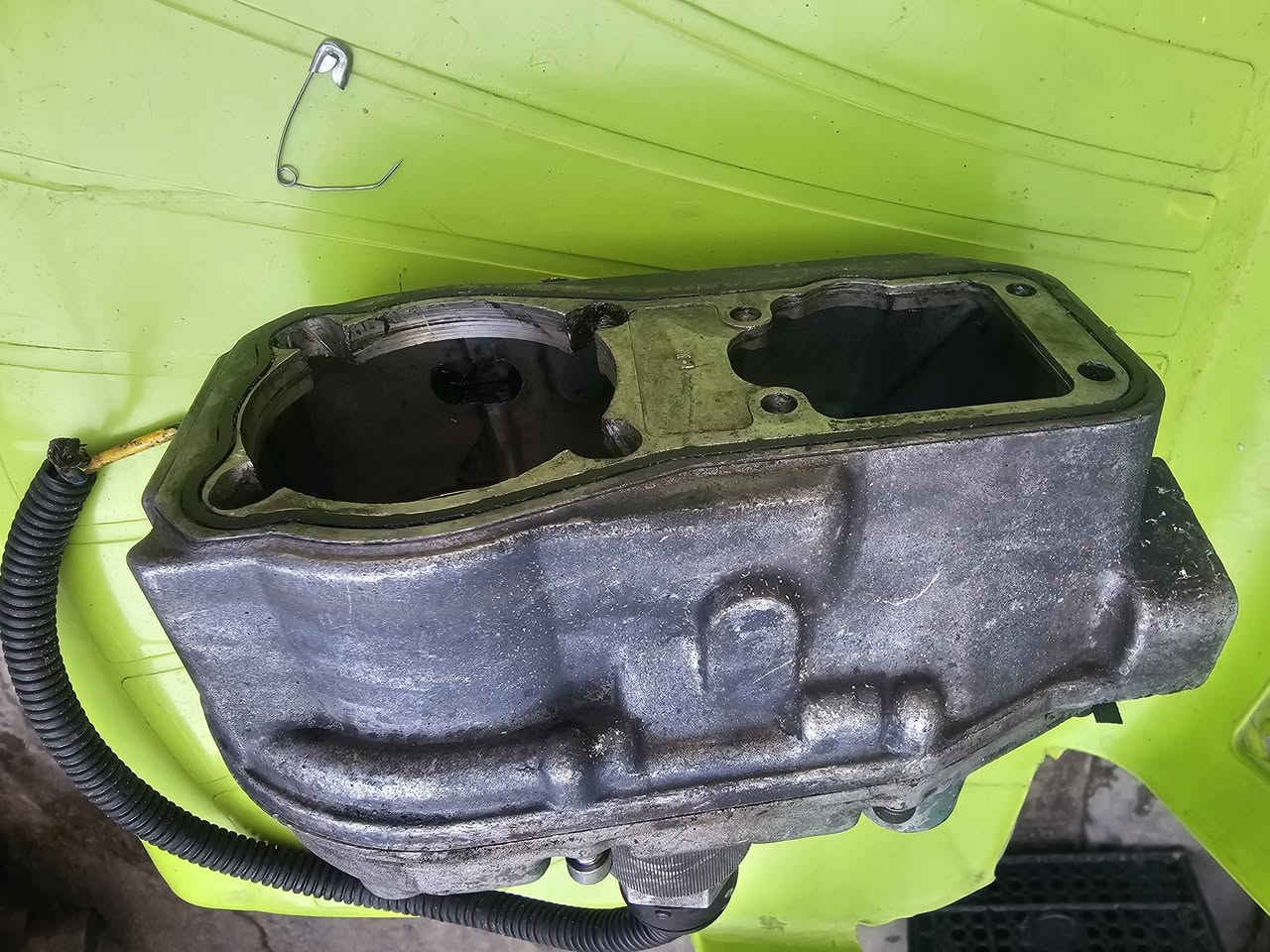 السلام عليكم 
جعب بم سكانيا 
كامل فيشه وطابوكه
يرهم لجميع المحركات 
ثمانيه برغي المرغوب 
شرط تفحص وتشغل 
السعر ٢٠٠الف 
مكاني بغداد السيديه 
يوجد توصيل لجميع المحافضات 
***********
***********
